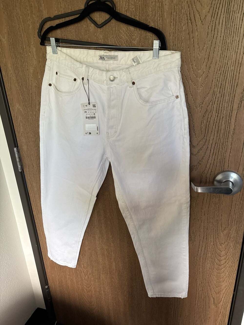 Zara White Relaxed Tapered Denim Jeans Size USA 36